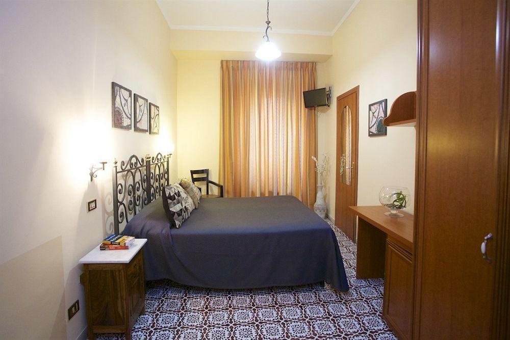 Nicolas Inn Roma Ngoại thất bức ảnh