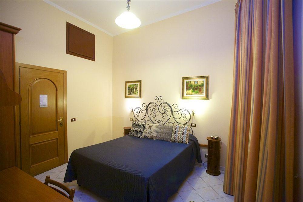 Nicolas Inn Roma Ngoại thất bức ảnh