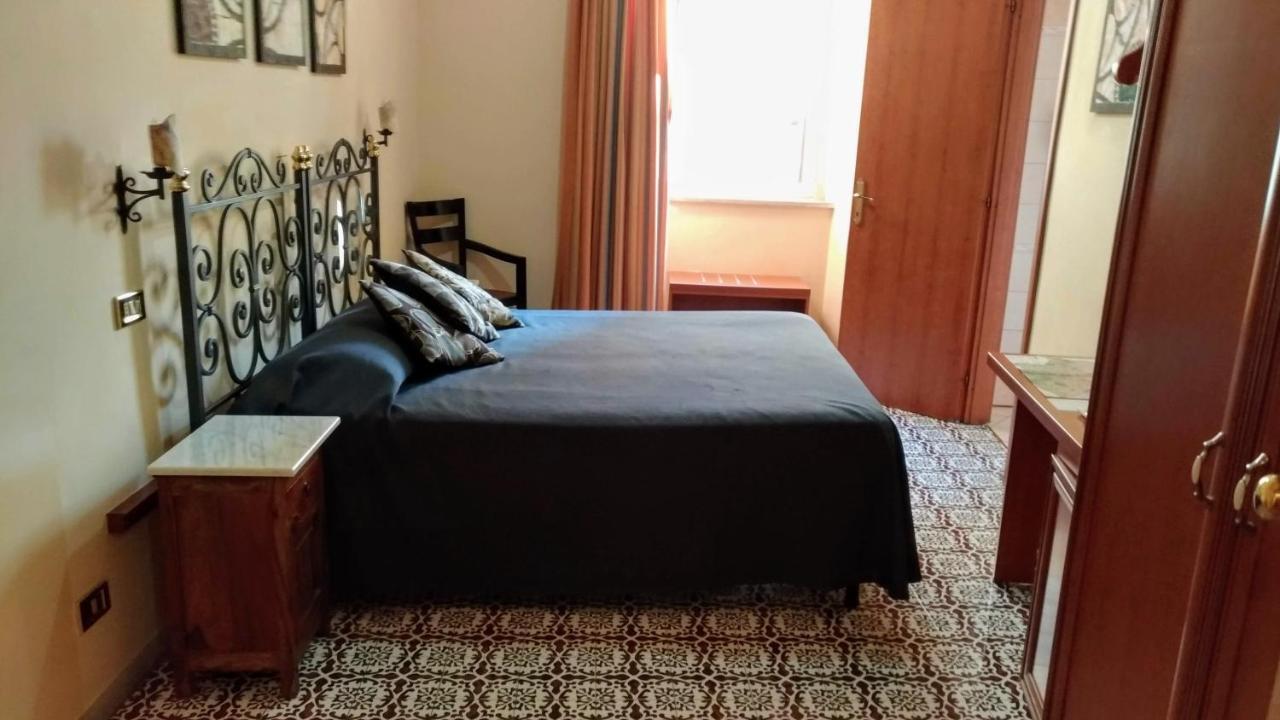 Nicolas Inn Roma Ngoại thất bức ảnh