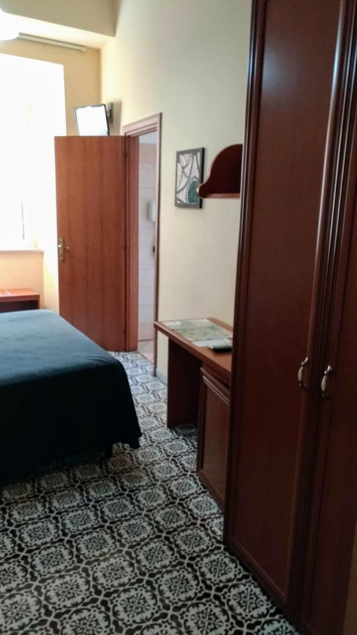 Nicolas Inn Roma Ngoại thất bức ảnh