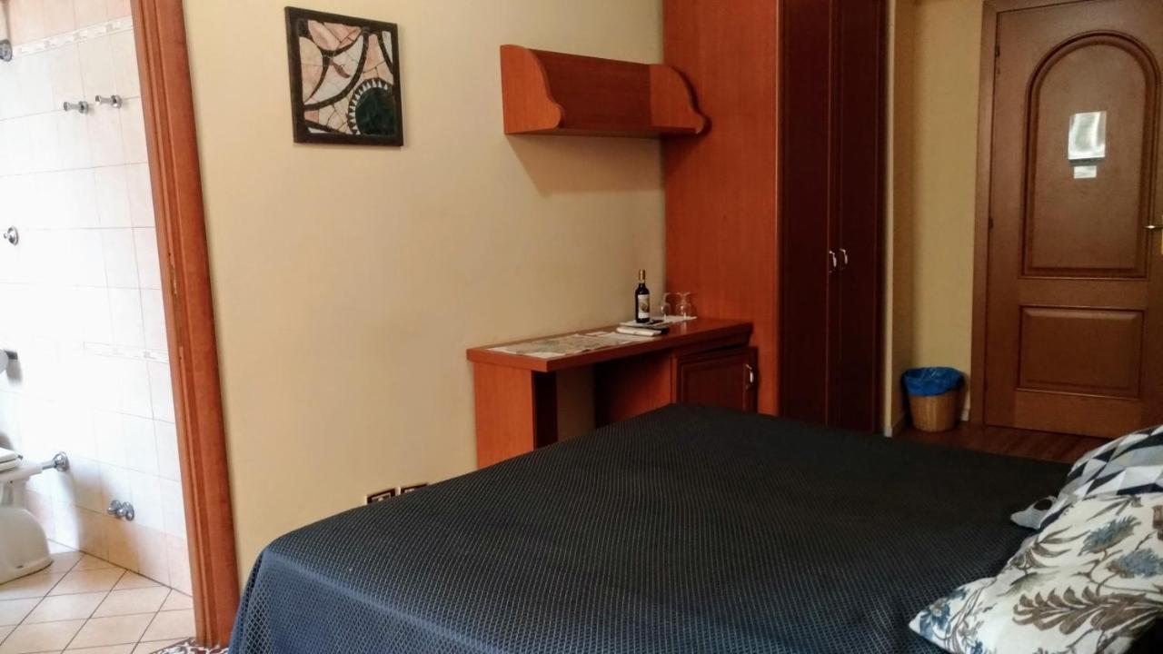 Nicolas Inn Roma Ngoại thất bức ảnh